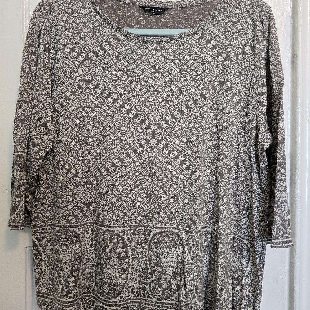 Lucky Brand Gray and White Relaxed 3/4 Length Sleeve Top